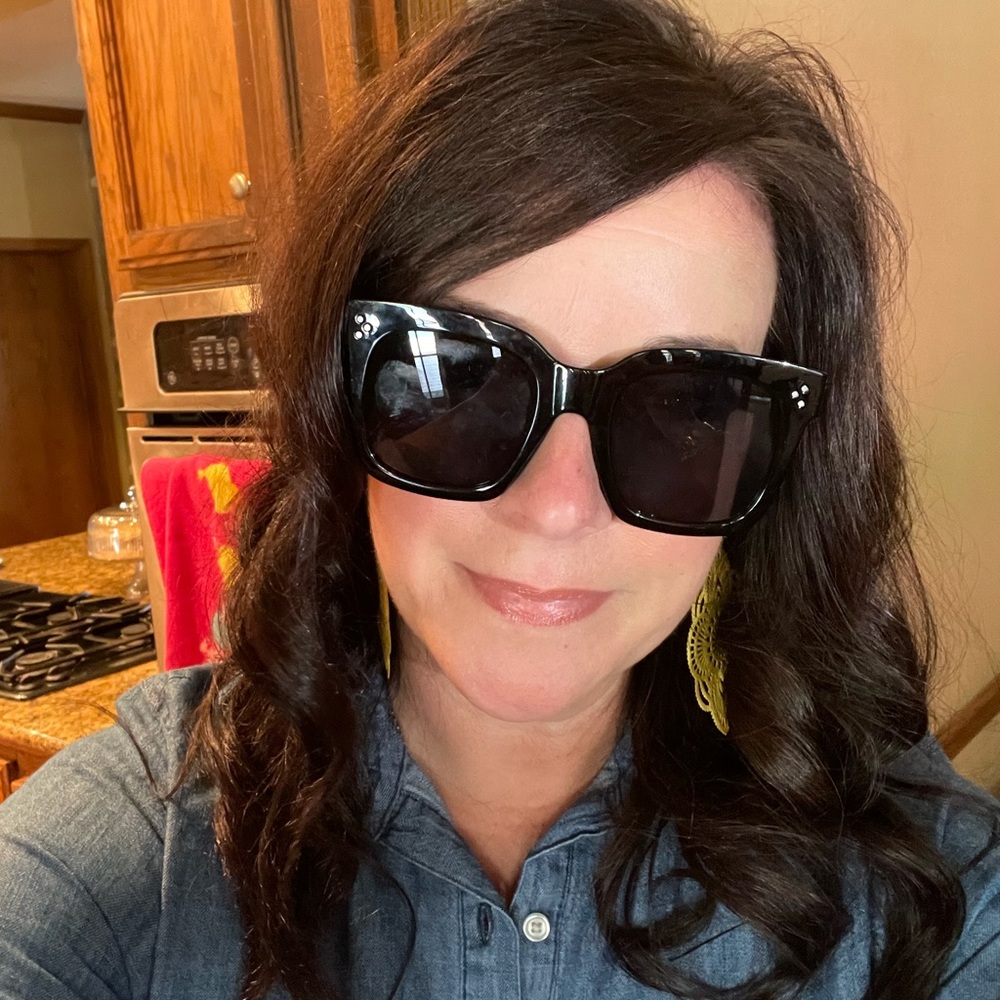 Meet your Posher, Gina